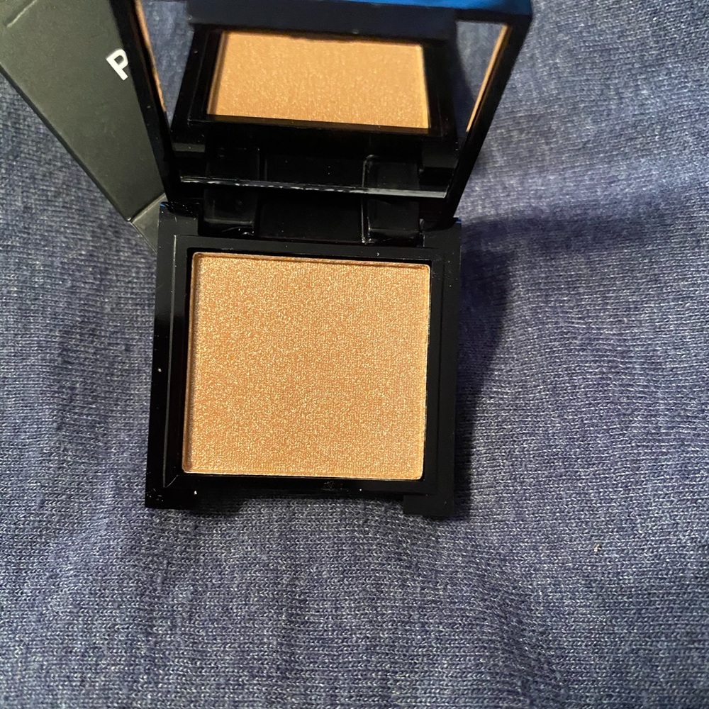 Phase Zero pressed eyeshadow - Picture 3 of 3